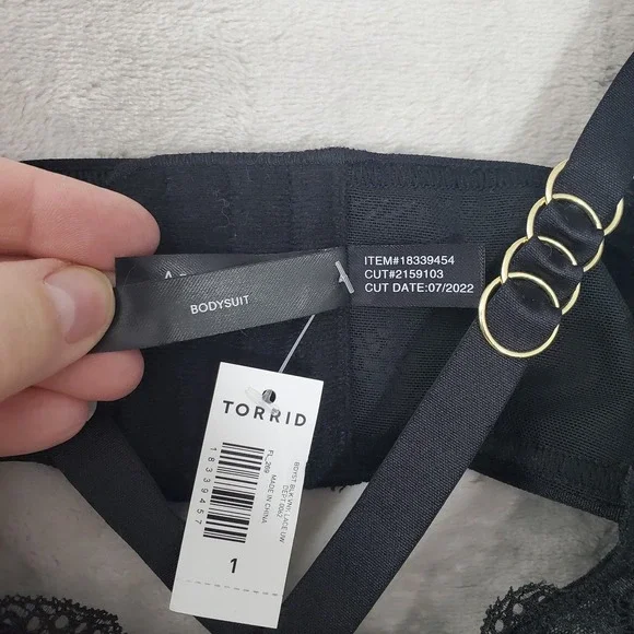 Torrid Curve Black Lace Bodysuit Lingerie Size 1X VNeck Underwire Rings  NWT - Picture 4 of 8